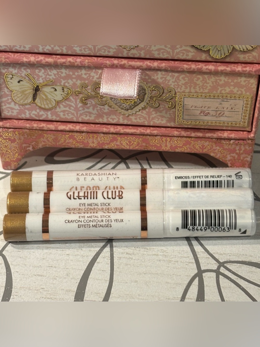 Kardashian Beauty Gleam Club Eye Metal Stick in Gold - 3 pack.